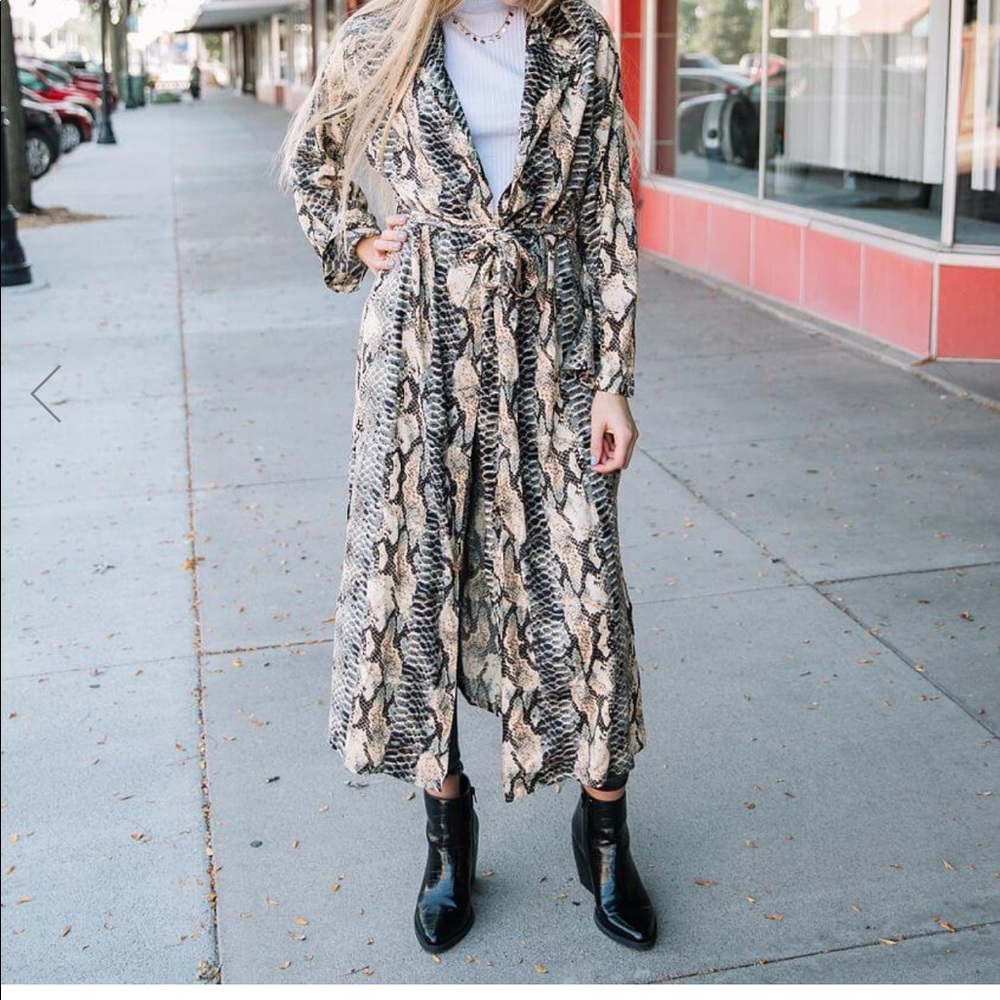 CLOSET ON HOLD TO REMOVE THINGS FROM STORAGE🤎Snakeskin Print Duster Kimono🤎